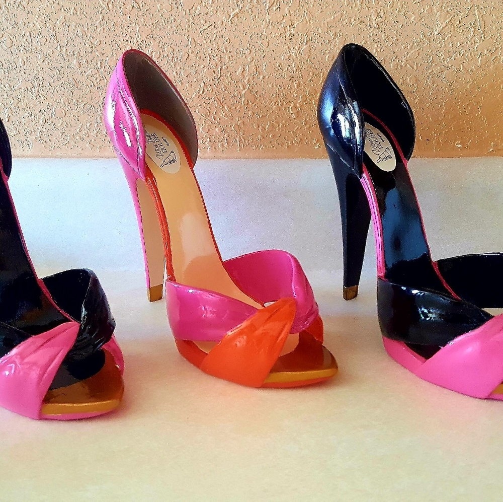 NEW Ganz wine bottle holders